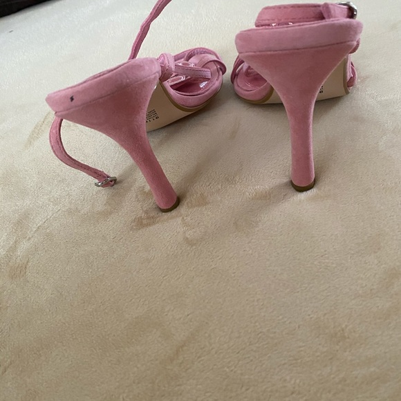 Heels - Picture 3 of 3